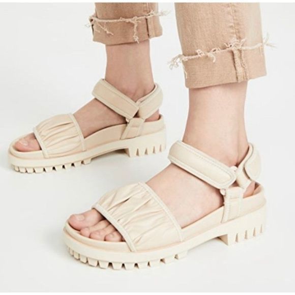 Sam Edelman Shoes - Sam Edelman Edythe NWOT‎ cream chunky platform sandals size 9